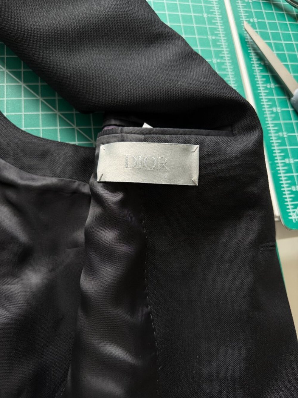Dior men vest flawless condition - Picture 9 of 11